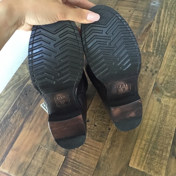 Frye Veronica Short Boots Size 6 - Picture 5 of 12